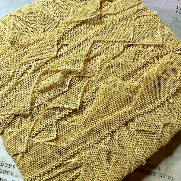 7/8” Golden Ochre Yellow Vintage Net Pendant Lace Trim - 1 Yard - Made in France