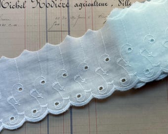 1 Yard Vintage Soft Pale Mint Green Embroidered Lace Trim - 3 3/8” Width