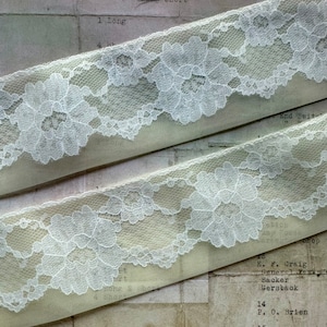 2 1/4" gele chiffon omsloten bloemenkanten rand - 1 Yard