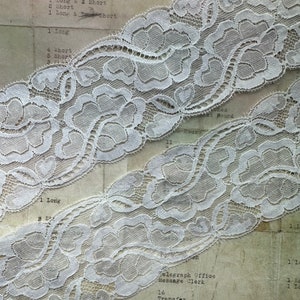 Bordure vintage en dentelle française florale blanche douce - Fabriquée en France - 3 1/4" de large