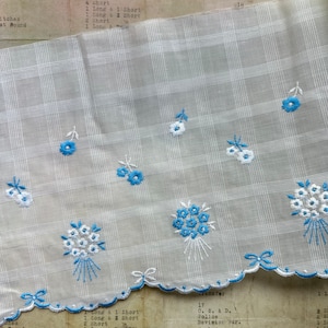 Vintage brede, witte, blauwe bloemenkant met Franse bloemen - Made in France - 8" breed