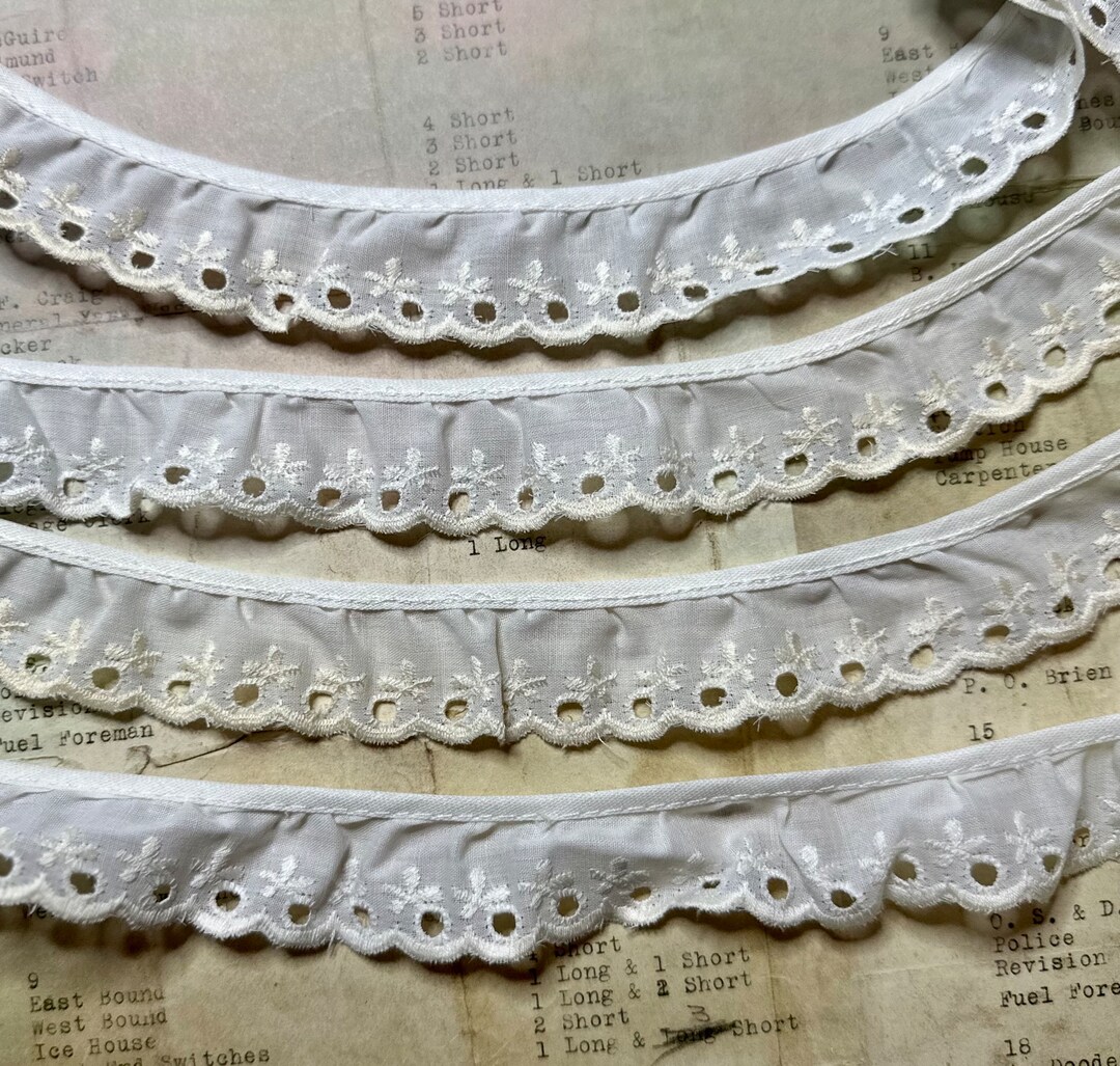 1 Yard 1 1/8 Vintage Stained White Ruffled Eyelet Lace Trim Cotton Poly