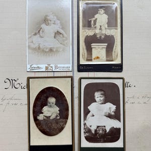 Assortiment de cartes de visite et de photos authentiques anciennes et vintage françaises - Vintage original pour les journaux indésirables ou les collectionneurs - Lot de 4 enfants