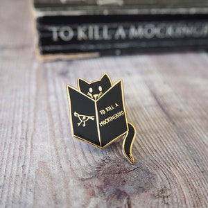 Reading Cat Enamel Book Pin -  Cat Pin Badge - Gift for Book Lover - Reading Enamel Pin  - Cat lover - Cute Cat Enamel Pin