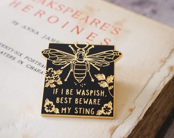 Pin de esmalte de Katherina "La fierecilla domada" - Colección Heroínas de Shakespeare - Amante de los libros - Pin feminista - Shakespeare - Regalo literario