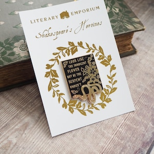 Pin de esmalte de Lady Macbeth - Colección Heroínas de Shakespeare - Amante de los libros - Pin feminista - Insignia de Shakespeare - Regalo literario imagen 2