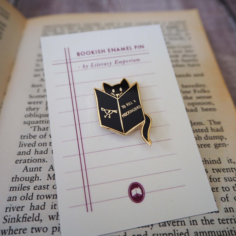 Reading Cat Enamel Book Pin Cat Pin Badge Cadeau pour Book Lover Reading Enamel Pin Cat Lover Cute Cat Enamel Pin image 6