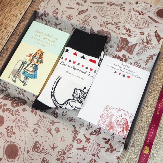Alice in Wonderland Gifts: Alice in Wonderland Tea Gift Set Perfect for  Book Lovers & Lewis Carroll Fans 