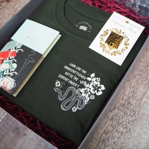 Lady Macbeth Gift Set Shakespeare's Heroines Collection Gift for Book Lover Enamel Pin Slogan T-shirt Feminism Literature Gift image 4