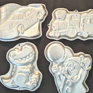 4 PRE-OWNED WILTON Vintage Birthday Cake Pan Variety