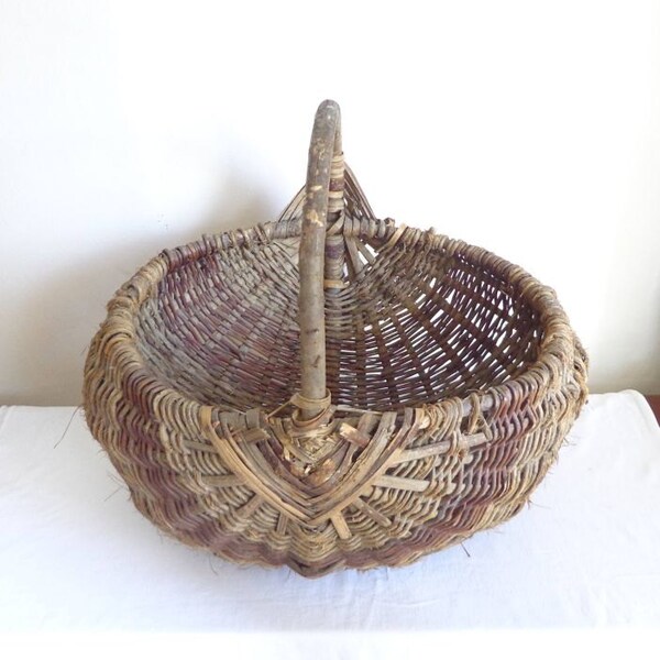 Antique gathering Basket 1930s Large antique Bulgarian Handmade gathering Basket