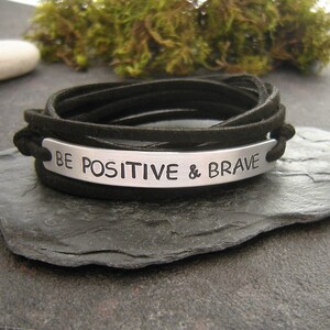 Citação personalizada, pulseira Be Brave Be Positive Pulseira Wrap, pulseira wrap, pulseira Stay Positive, motivacional, presente amigo
