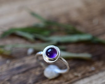 Amethyst Ring. February Birthstone. Purple Stone Stackable Ring. Gift for Her. Birthday Gift. Round Stone Ring. Sterling Silver