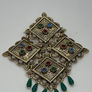 Great Gift Idea Over The Top Sarah Coventry MASSIVE Massive Moghul Temple Lights Gorgeous Brooch Pin With Dangle Beads Faux Jade