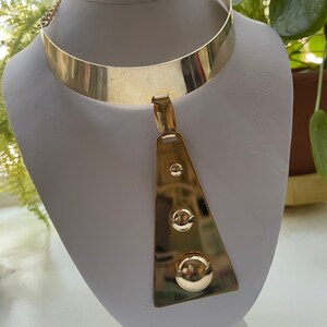 One of a kind gift idea! Great gift! Vintage Pendant Medallion RETRO Abstract Necklace Gold Tone Metal a Real Runway Knockout!