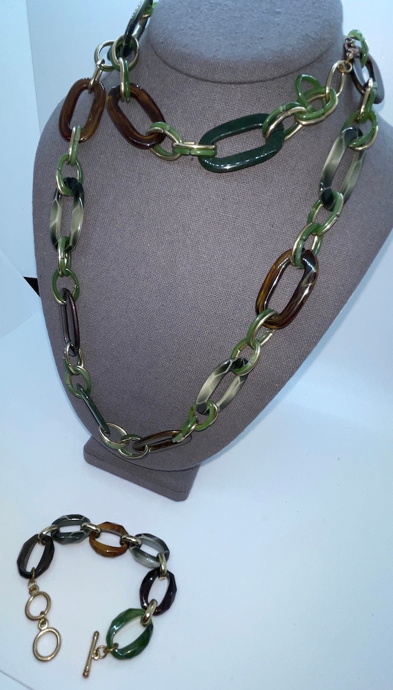 Gorgeous VTG LUCITE Necklace & Bracelet Duo Dark G