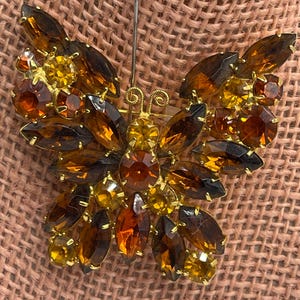 Great Gift Idea  Gorgeous Juliana Mid Century Varied Amber Topaz Autumn Color Rhinestones Glass Stone Brooch Schreiner Era Beauty