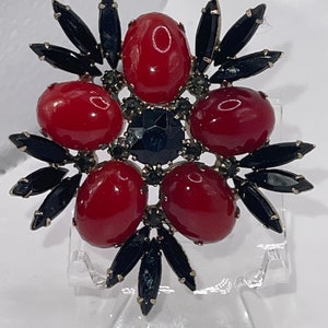 Great gift! Vtg  HATTIE CARNEGIE Huge Poured Glass Red Cabochons & Round Black Rhinestones Maltese Cross Style GORGEOUS Brooch Schreiner Era