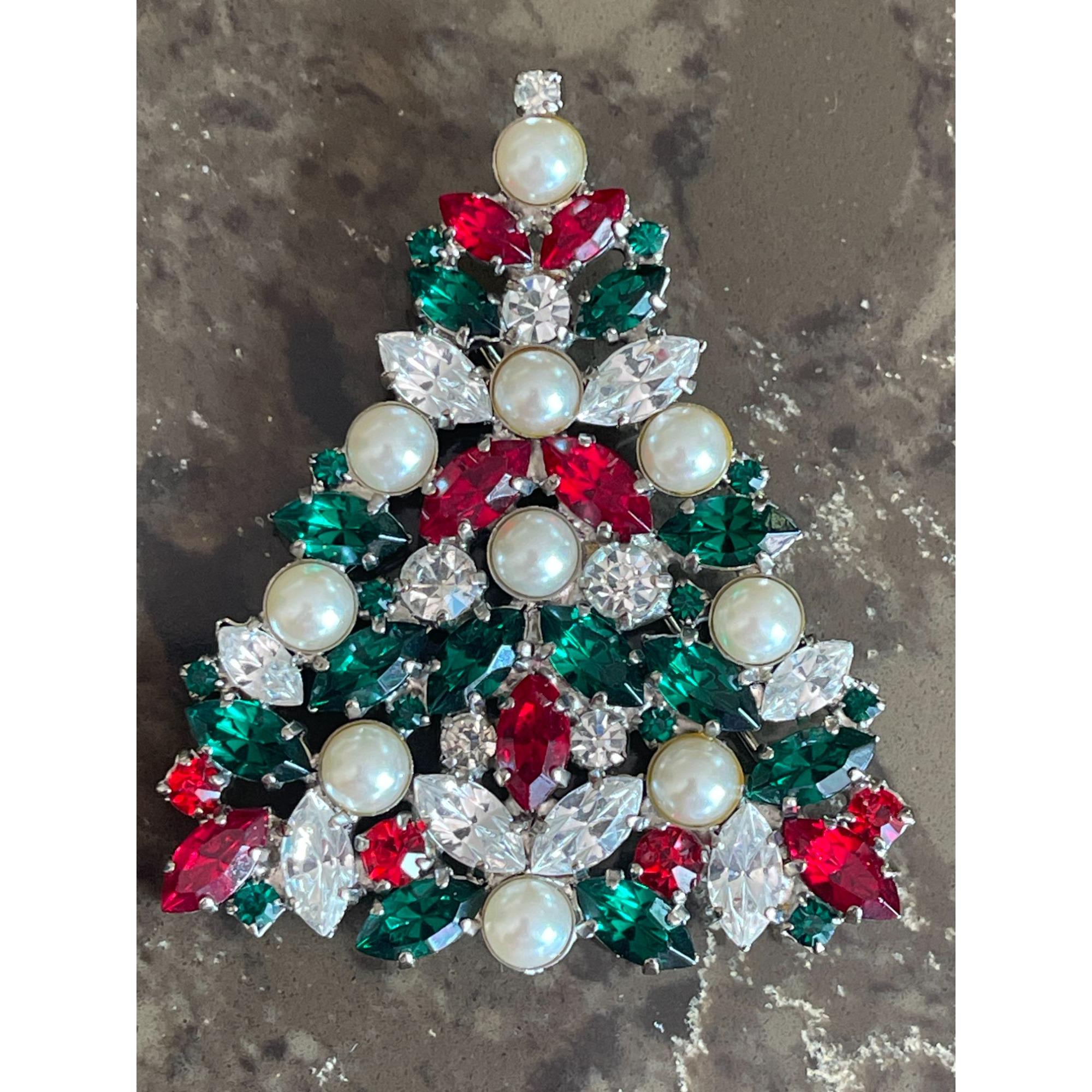 バトラーアンドウィルソン　クリスマスブローチ Butler and Wilson Christmas Brooch - Etsy