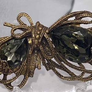 Great Gift Idea  Gorgeous Juliana Mid Century Brilliant Large Unique Green Color Glass Stones Large Bow Brooch Schreiner Era Beauty!