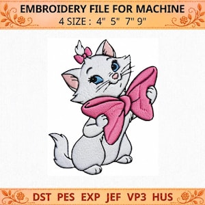 Puede incluir: Archivo de bordado para máquina con un gatito blanco de ojos azules, un lazo rosa en la cabeza y un gran lazo rosa en las patas. Texto: EMBROIDERY FILE FOR MACHINE 4 SIZE : 4" 5" 7" 9" DST PES EXP JEF VP3 HUS.