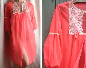 Vintage lingerie | Lace trimmed union label coral sheer open nightgown robe