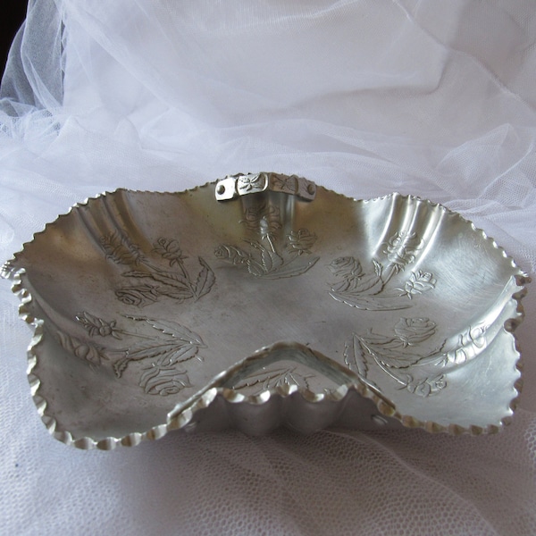 Vintage Bowl, Aluminum Candy Dish, Wavy Scalloped Edge, Impressed Rose Decoration, 1807, Farber & Shlevin Inc, Handwrought