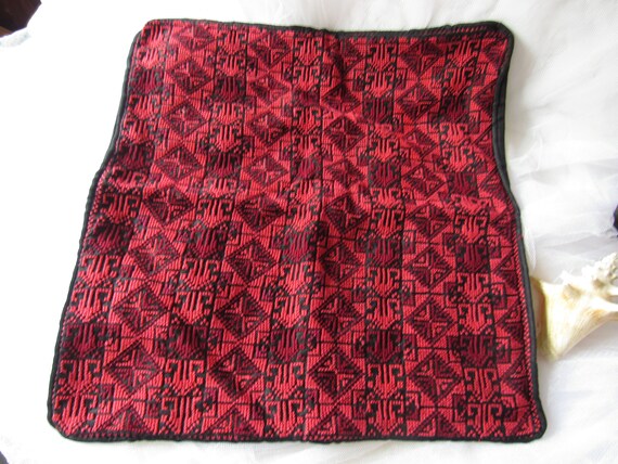 Vintage Pillow Cover, Handmade, Cross Stitch Pillow Top, Knife Edge Throw Pillow, All Cotton, Zipper Back, 21" Diagonal, 15" Square