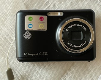 Vintage GE Digital Camera, C1233, Tested and Working, 12.1 Vintage GE Digital Camera, C1233, Tested and Working, 12.1
