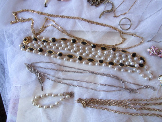 Lot Vtg Fashion Jewelry, Trifari 60" Chain, Monet… - image 8