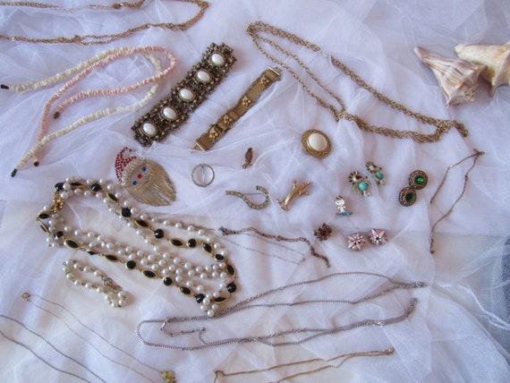 Lot Vtg Fashion Jewelry, Trifari 60" Chain, Monet… - image 1