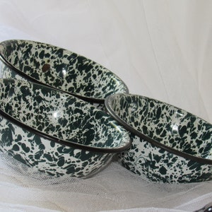 Vtg Graniteware Bowls, Lot of 3, Green & White Enamel, Spatterware, Enamelware, Green Swirl, Farmhouse Decor, Rustic Decor, Camping