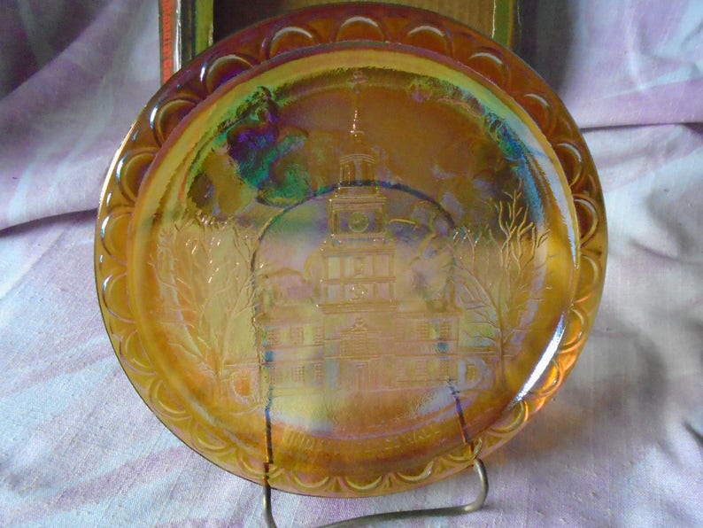Vintage Carnival Glass Commemorative Plate Indiana Glass Co Etsy