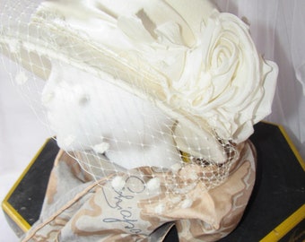Vintage Ladies Hat, White Wool Felt, Plaza Suite, New York, All White, Fascinator, Elegant, Church, Gala Events, Weddings, Tea Party