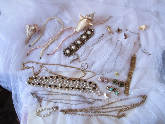 Lot Vtg Fashion Jewelry, Trifari 60" Chain, Monet… - image 9