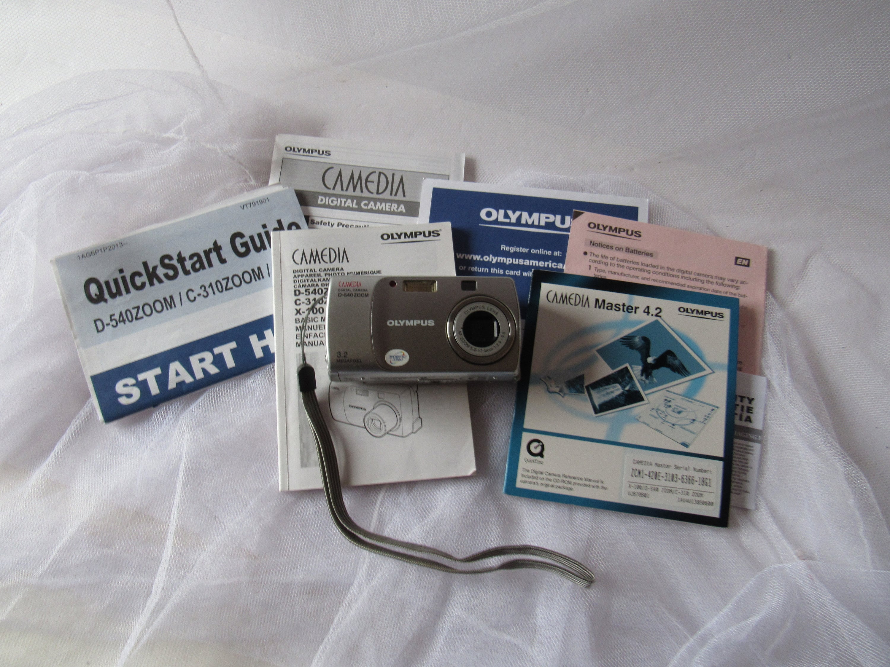 Vintage Olympus Camedia Digital Camera, D-540ZOOM, Manuel and CD-ROM,  Working, New Battery, No XD Picture Card