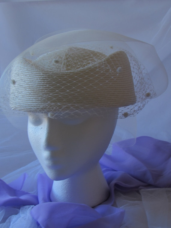 Vintage Creamy White Pillbox Style Hat with Fascin