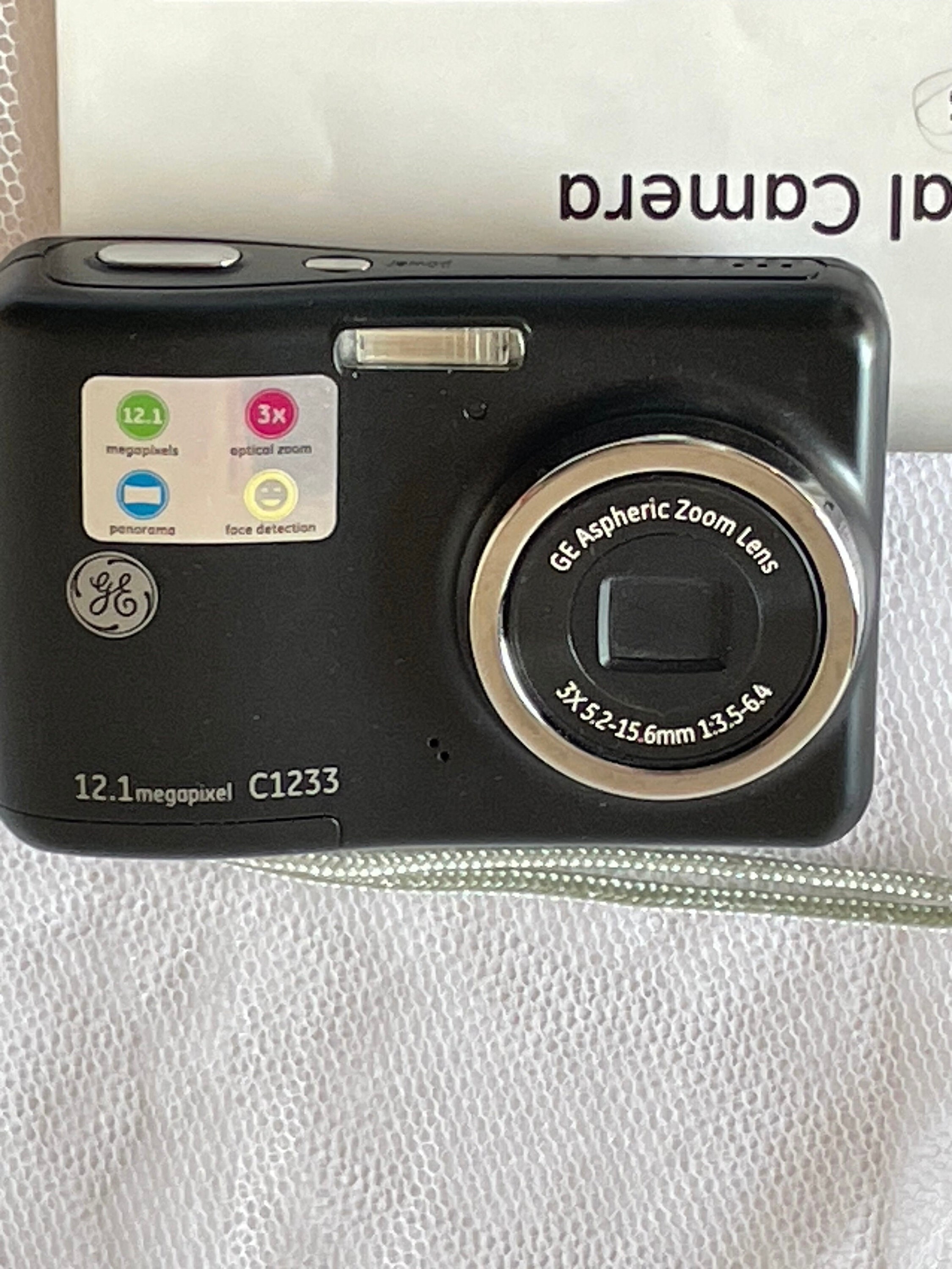 Vintage GE Digital Camera, C1233, Tested and Working, 12.1 Vintage GE Digital Camera, C1233, Tested and Working, 12.1