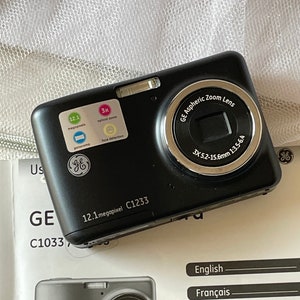 Vintage GE Digital Camera, C1233, Tested and Working, 12.1 Megapixels, 3X Optical Zoom, Panarama, Face Detection