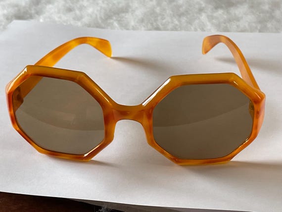 Retro Caramel Tortoise Shell Frames, Sunglasses, … - image 9