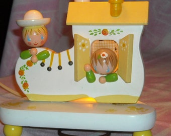 Sweet Vintage Old Woman in a Shoe Nursery Lamp w/Original Shade by Nursery Originals,Inc./ IRMI