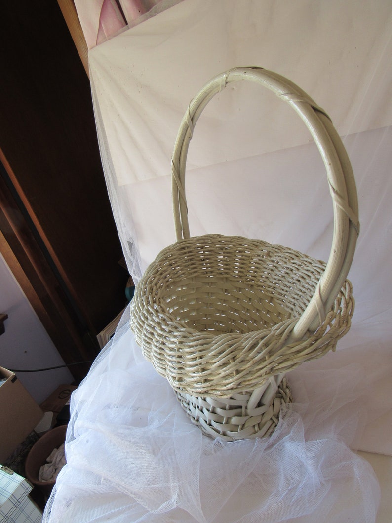 Vintage White Wicker Basket Funeral Flower Basket Porch Etsy