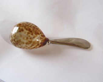 Vintage Spreader, Cowrie Shell Handle, Cheese Spreader, Tiger Cowrie Shell, 5" Long, Mudpie, Party Knife, Beach House, CottageCore