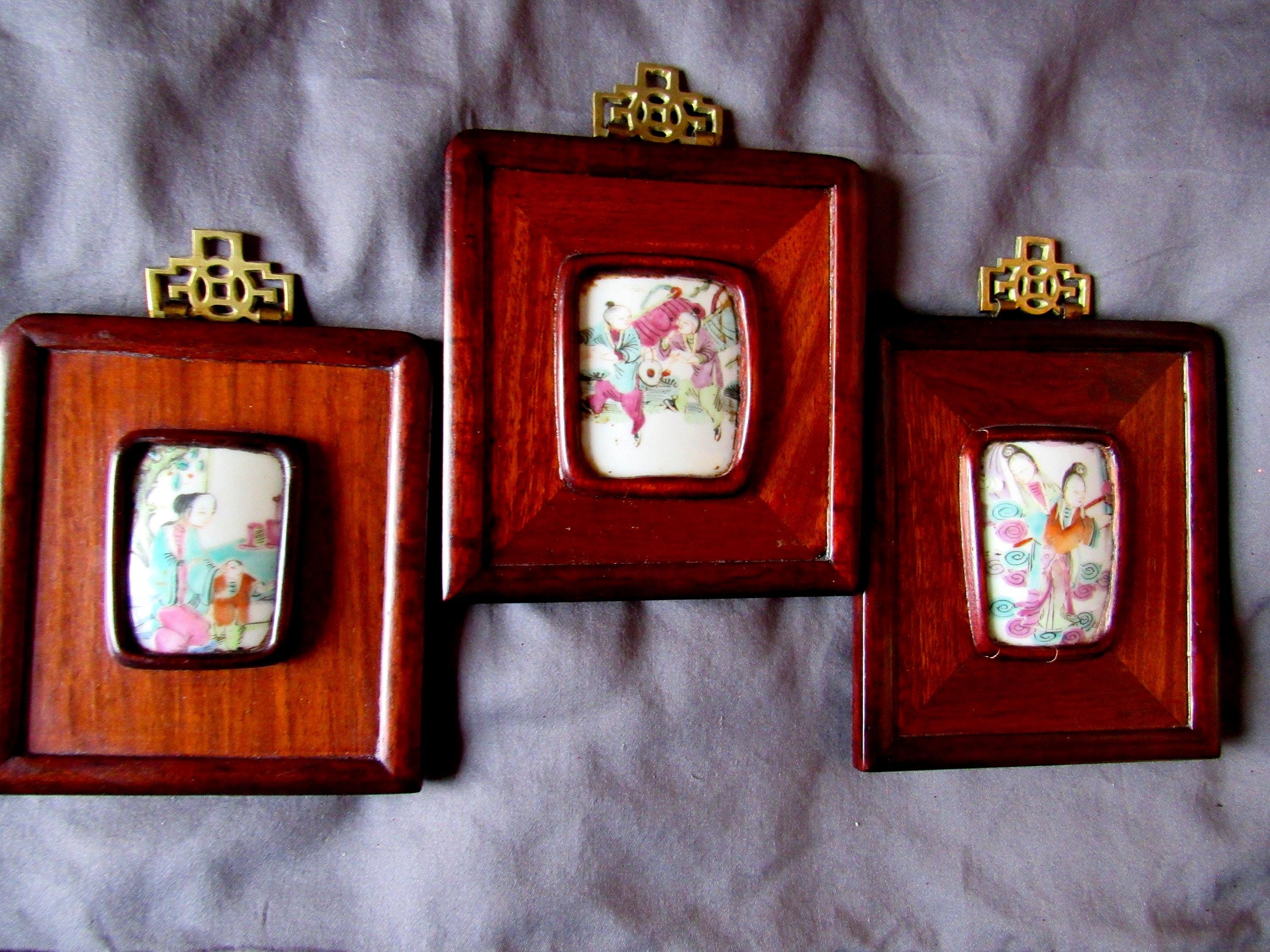 Tiazza 2-Pack Vintage Brass Picture Frame Hooks - Decorative Wall Hangers For Mirrors & Art - View #3