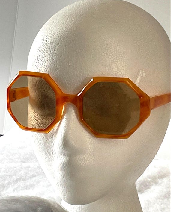 Retro Caramel Tortoise Shell Frames, Sunglasses, … - image 1