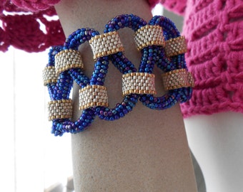 Loop de Loop Bracelet Cuff