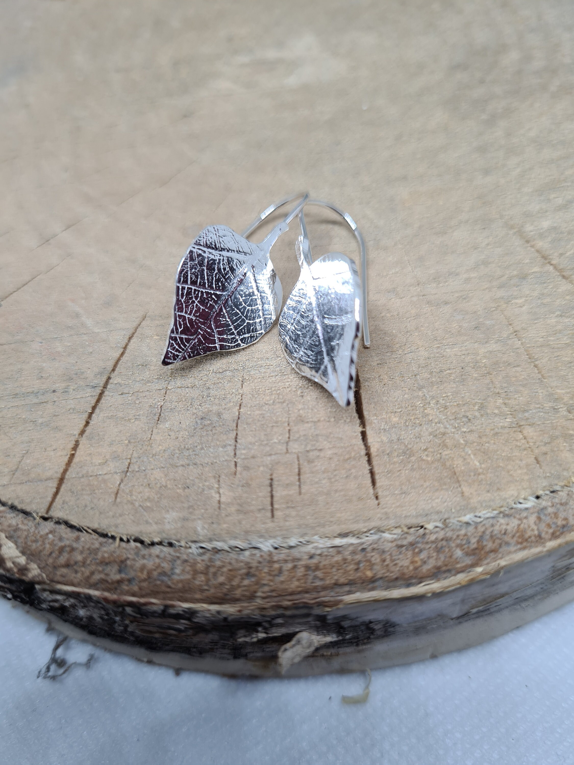 Silver leaf online dangle earrings