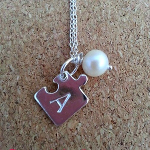 Gepersonaliseerde initiaal zilveren hanger met puzzelbedel Letter A-ketting Zoetwaterparelketting legpuzzelketting