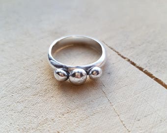 Bague galet, bague en argent recyclé, bague granulée, bague, bague en argent, bague en argent sterling, cadeau pour elle, bague à pois