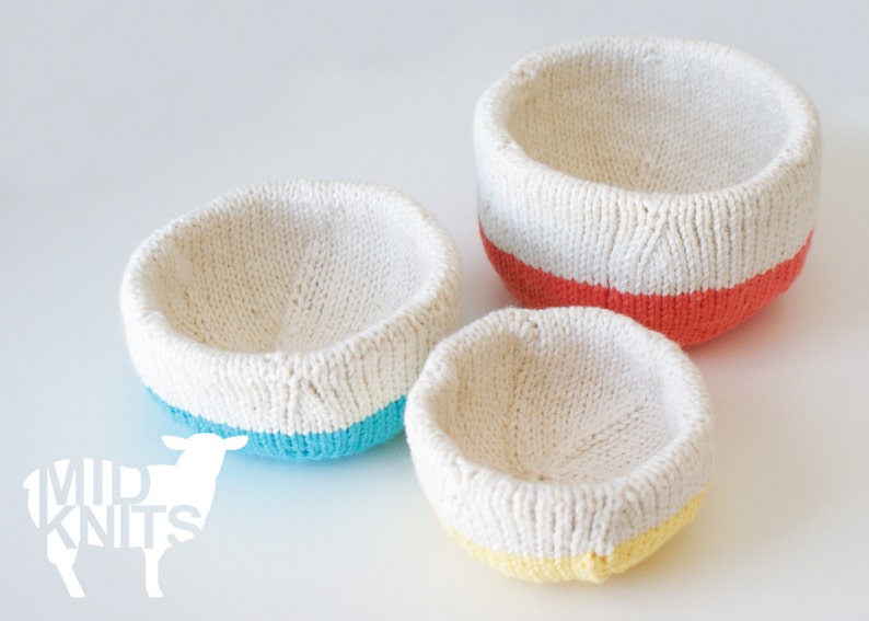 DIY Knitting PATTERN Color Blocked Nesting Bowls Sizes: 6, 5, 4 diameter 2015009 image 1